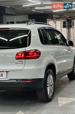 Внедорожник / Кроссовер Volkswagen Tiguan 2015 в 