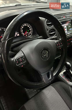 Внедорожник / Кроссовер Volkswagen Tiguan 2015 в 
