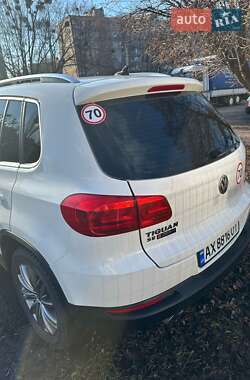 Позашляховик / Кросовер Volkswagen Tiguan 2016 в 