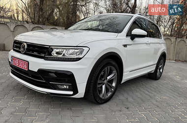 Позашляховик / Кросовер Volkswagen Tiguan 2017 в Хмельницькому