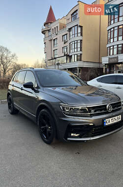 Внедорожник / Кроссовер Volkswagen Tiguan 2020 в Киеве