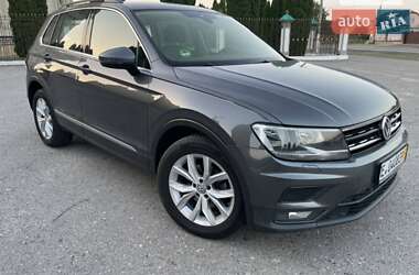 Позашляховик / Кросовер Volkswagen Tiguan 2017 в Чернівцях