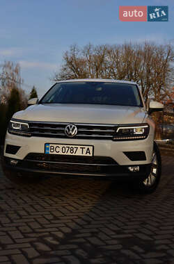 Внедорожник / Кроссовер Volkswagen Tiguan 2018 в 