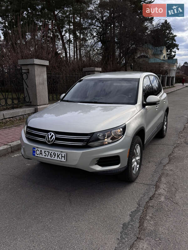 Внедорожник / Кроссовер Volkswagen Tiguan 2012 в 