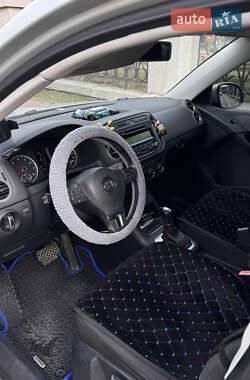 Внедорожник / Кроссовер Volkswagen Tiguan 2012 в 