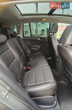 Внедорожник / Кроссовер Volkswagen Tiguan 2011 в 