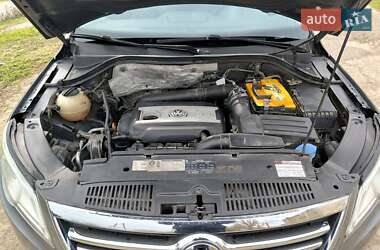 Внедорожник / Кроссовер Volkswagen Tiguan 2011 в 