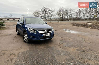 Внедорожник / Кроссовер Volkswagen Tiguan 2011 в 