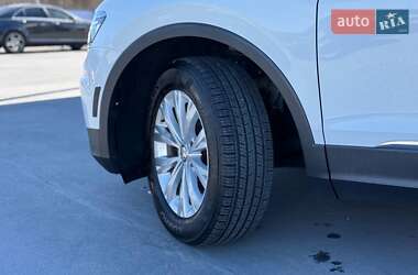 Внедорожник / Кроссовер Volkswagen Tiguan 2018 в 