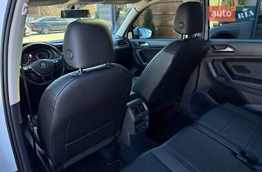 Внедорожник / Кроссовер Volkswagen Tiguan 2018 в 