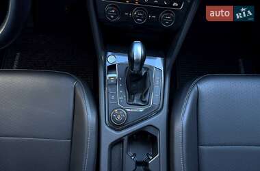 Внедорожник / Кроссовер Volkswagen Tiguan 2018 в 