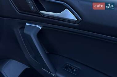 Внедорожник / Кроссовер Volkswagen Tiguan 2018 в 