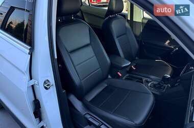 Внедорожник / Кроссовер Volkswagen Tiguan 2018 в 