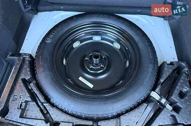 Внедорожник / Кроссовер Volkswagen Tiguan 2018 в 