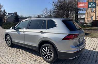 Внедорожник / Кроссовер Volkswagen Tiguan 2019 в 