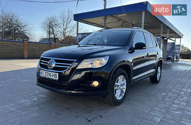 Позашляховик / Кросовер Volkswagen Tiguan 2011 в 