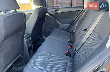 Позашляховик / Кросовер Volkswagen Tiguan 2011 в 