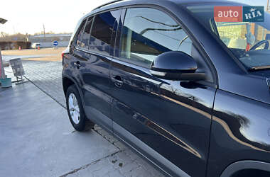 Позашляховик / Кросовер Volkswagen Tiguan 2011 в 