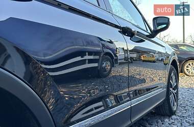 Внедорожник / Кроссовер Volkswagen Tiguan 2021 в 