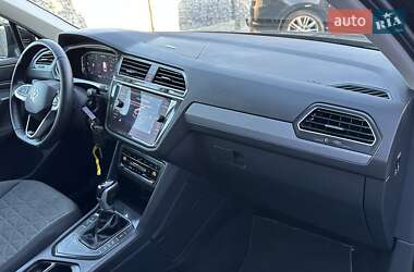 Внедорожник / Кроссовер Volkswagen Tiguan 2021 в 