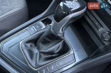 Внедорожник / Кроссовер Volkswagen Tiguan 2021 в 