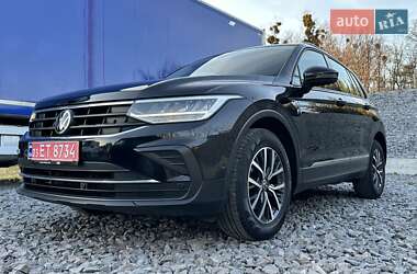 Внедорожник / Кроссовер Volkswagen Tiguan 2021 в 