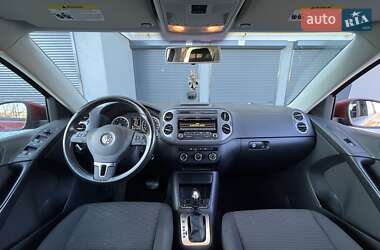 Позашляховик / Кросовер Volkswagen Tiguan 2013 в 
