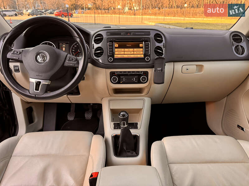 Внедорожник / Кроссовер Volkswagen Tiguan 2014 в Одессе