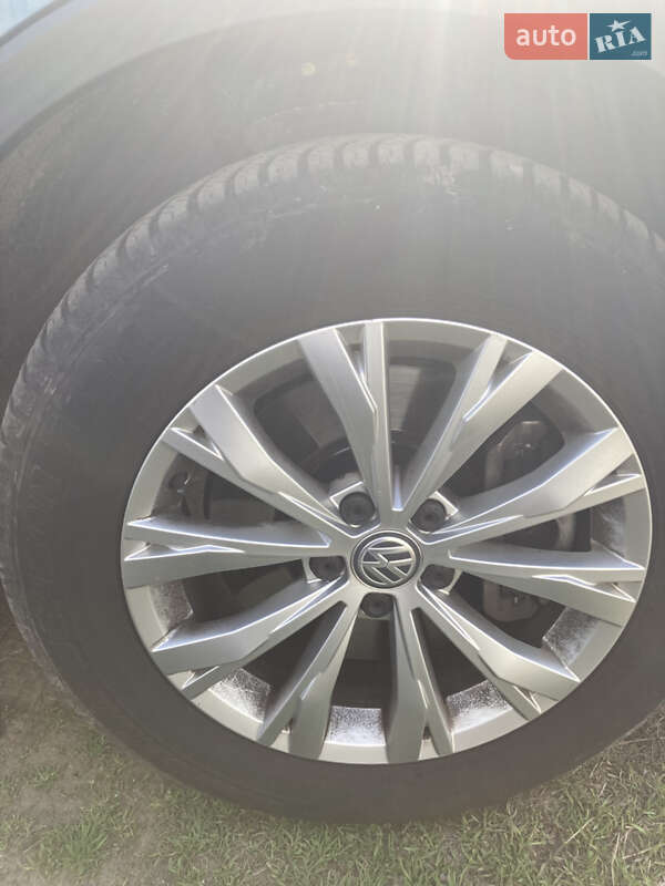 Внедорожник / Кроссовер Volkswagen Tiguan 2017 в Переяславе