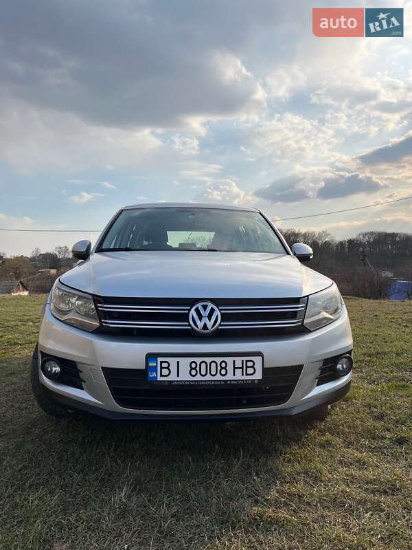 Позашляховик / Кросовер Volkswagen Tiguan 2011 в Полтаві