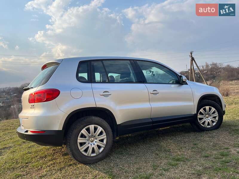 Позашляховик / Кросовер Volkswagen Tiguan 2011 в Полтаві