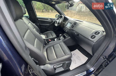 Внедорожник / Кроссовер Volkswagen Tiguan 2016 в 