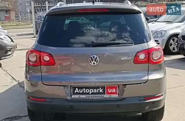 Внедорожник / Кроссовер Volkswagen Tiguan 2010 в 