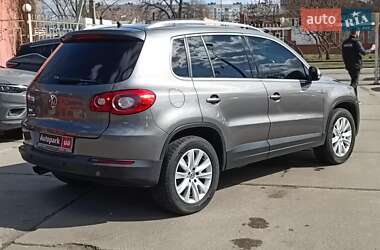 Внедорожник / Кроссовер Volkswagen Tiguan 2010 в 