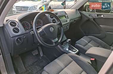 Внедорожник / Кроссовер Volkswagen Tiguan 2010 в 
