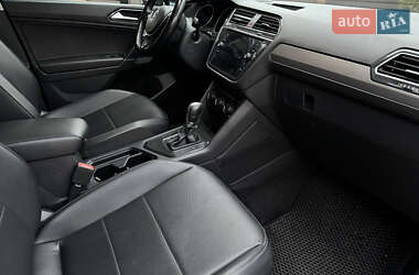 Внедорожник / Кроссовер Volkswagen Tiguan 2018 в 