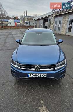 Внедорожник / Кроссовер Volkswagen Tiguan 2020 в 