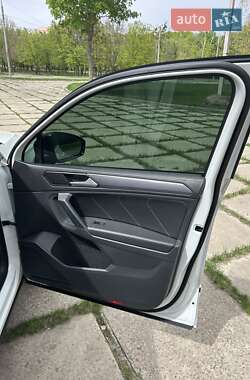 Внедорожник / Кроссовер Volkswagen Tiguan 2020 в 