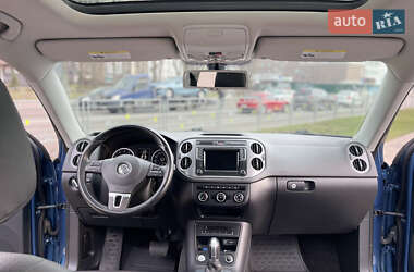Внедорожник / Кроссовер Volkswagen Tiguan 2016 в 