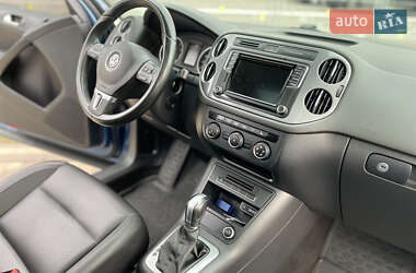 Внедорожник / Кроссовер Volkswagen Tiguan 2016 в 