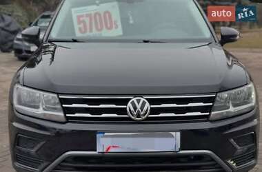 Позашляховик / Кросовер Volkswagen Tiguan 2017 в 