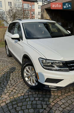 Позашляховик / Кросовер Volkswagen Tiguan 2017 в 