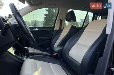 Внедорожник / Кроссовер Volkswagen Tiguan 2016 в 