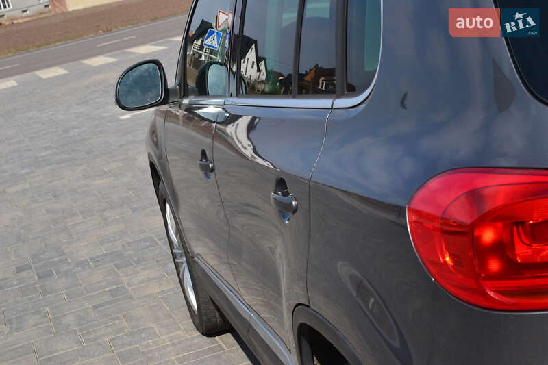 Внедорожник / Кроссовер Volkswagen Tiguan 2012 в Луцке