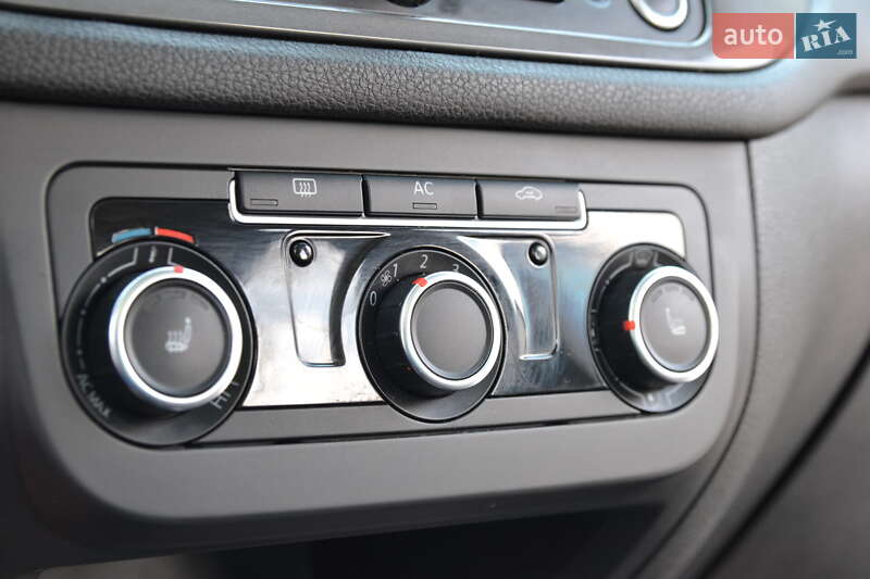 Внедорожник / Кроссовер Volkswagen Tiguan 2012 в Луцке