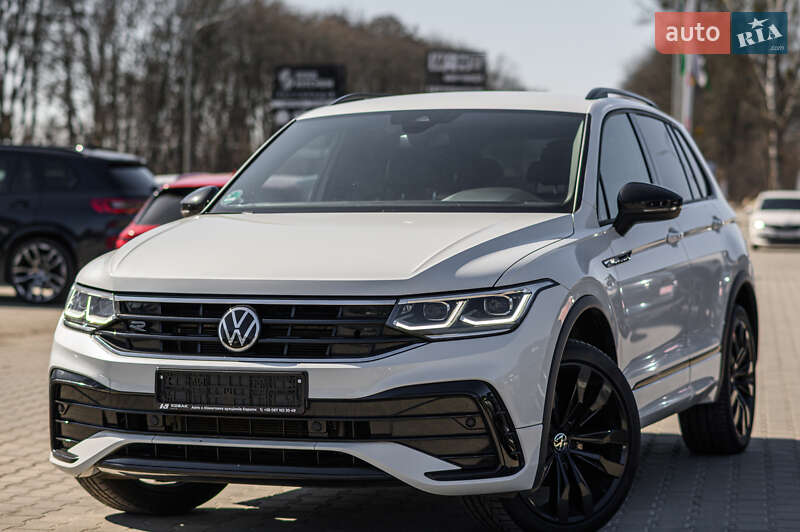 Позашляховик / Кросовер Volkswagen Tiguan 2021 в 