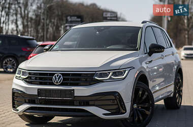 Позашляховик / Кросовер Volkswagen Tiguan 2021 в 