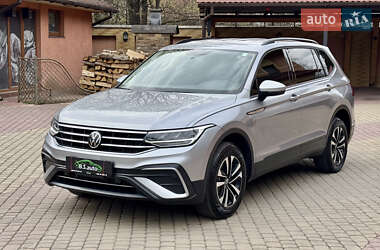 Внедорожник / Кроссовер Volkswagen Tiguan 2022 в 