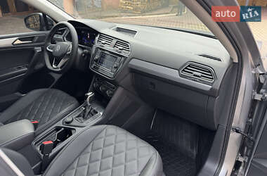 Внедорожник / Кроссовер Volkswagen Tiguan 2022 в 