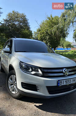 Внедорожник / Кроссовер Volkswagen Tiguan 2016 в 